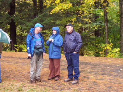 tree_climb_audience.jpg (88138 bytes)