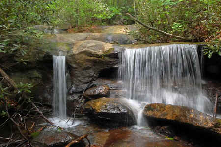 Rainbow Falls.jpg (83857 bytes)